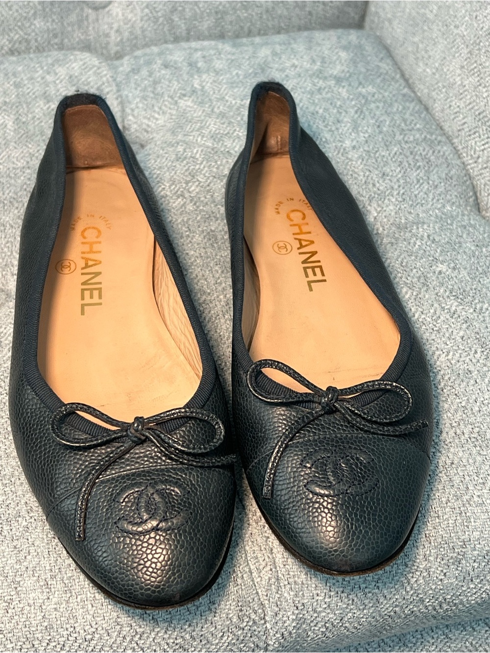 CHANEL Navy Caviar Leather Ballet Flats - Picture 3 of 12